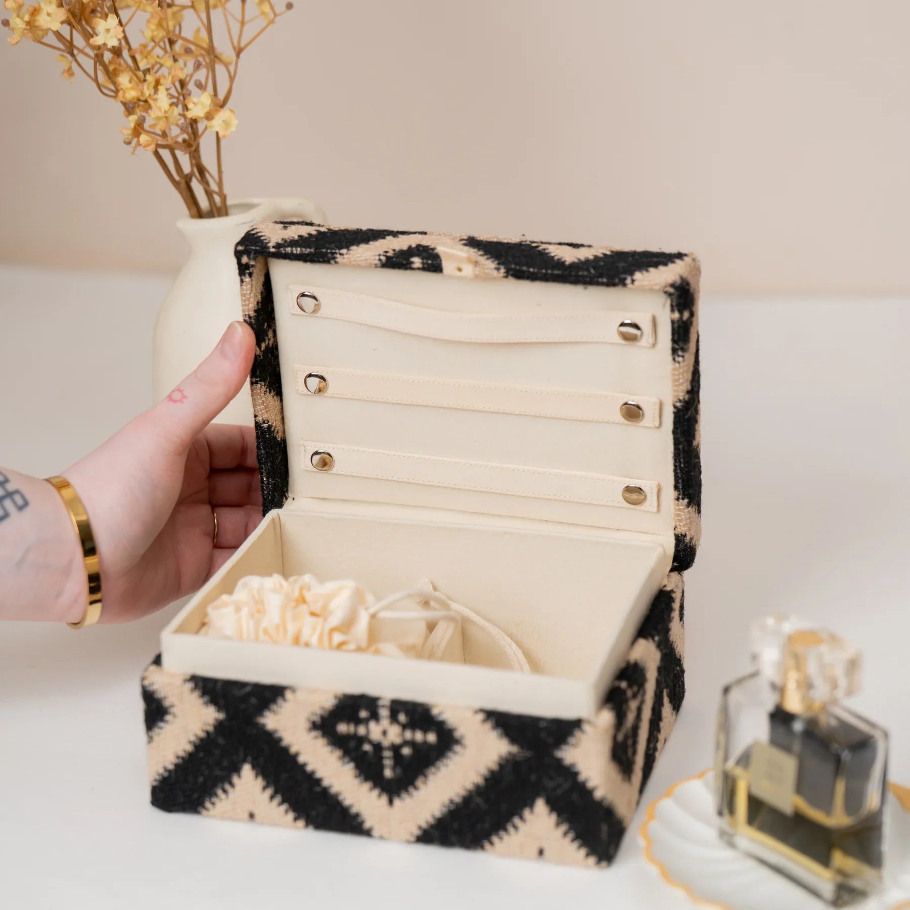 From Childhood Trinkets to Grown-Up Glam: Jewellery Boxes for Every Phase