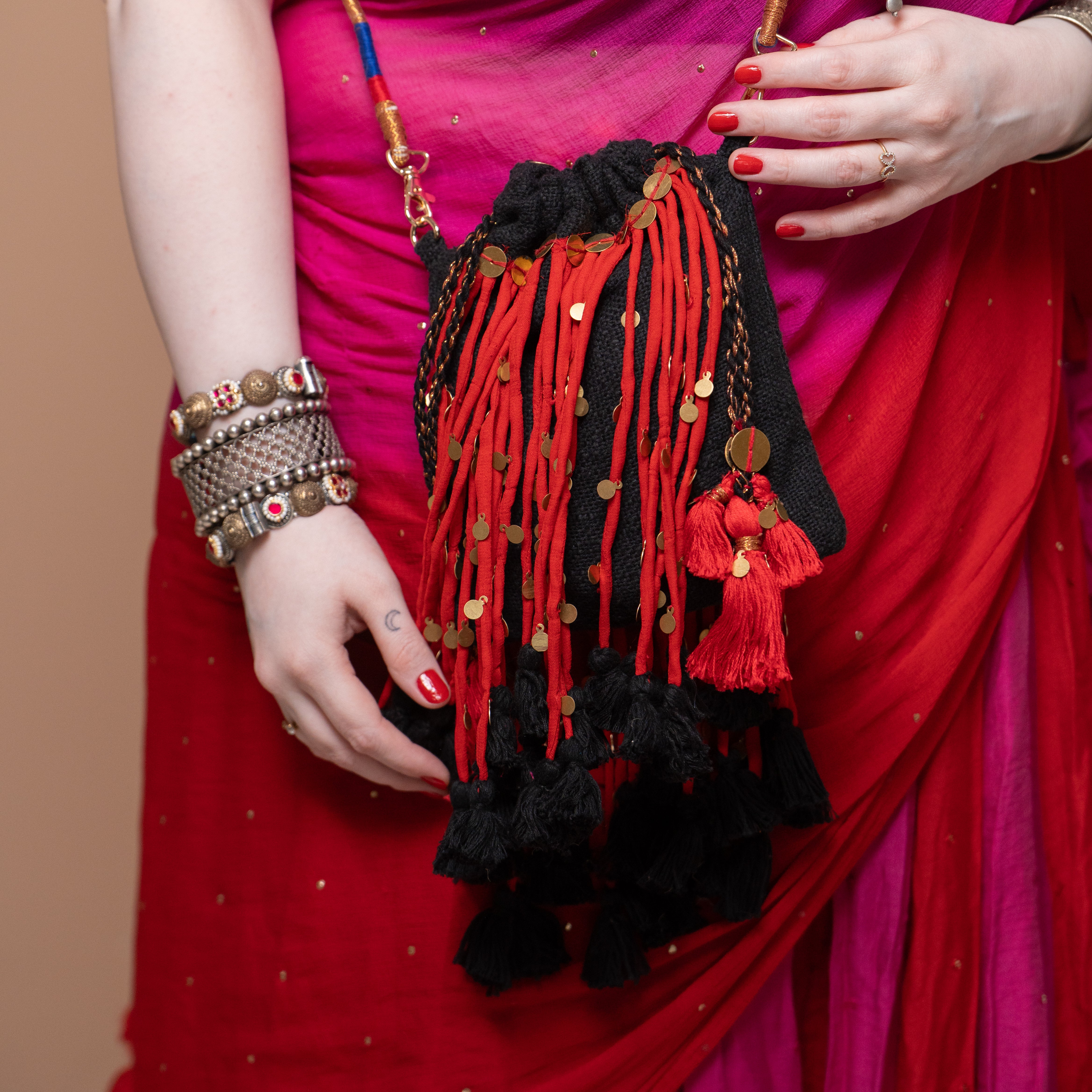 Fer Fudardi Festive Potli - Black