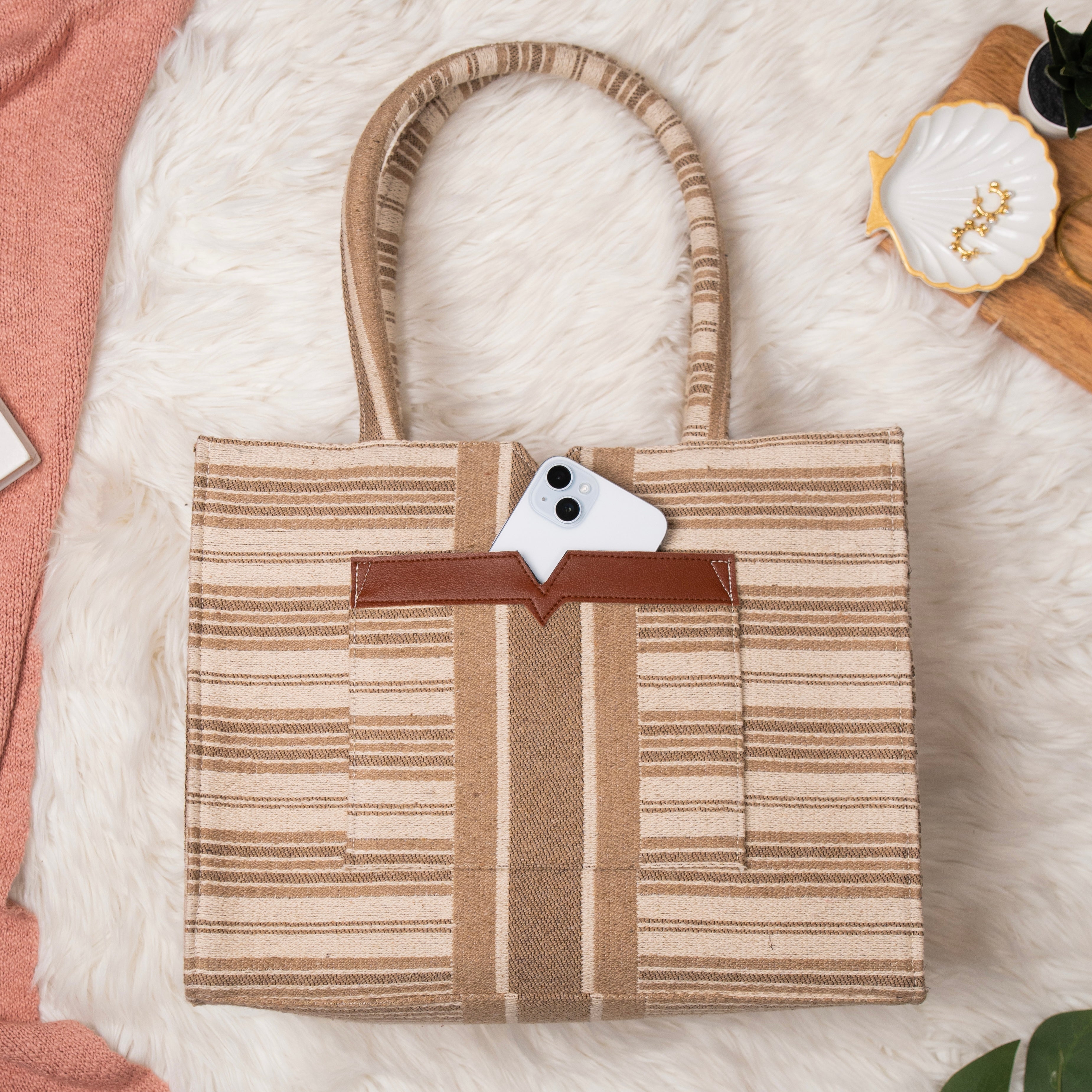 Mocha Muse Box Bag (LARGE)