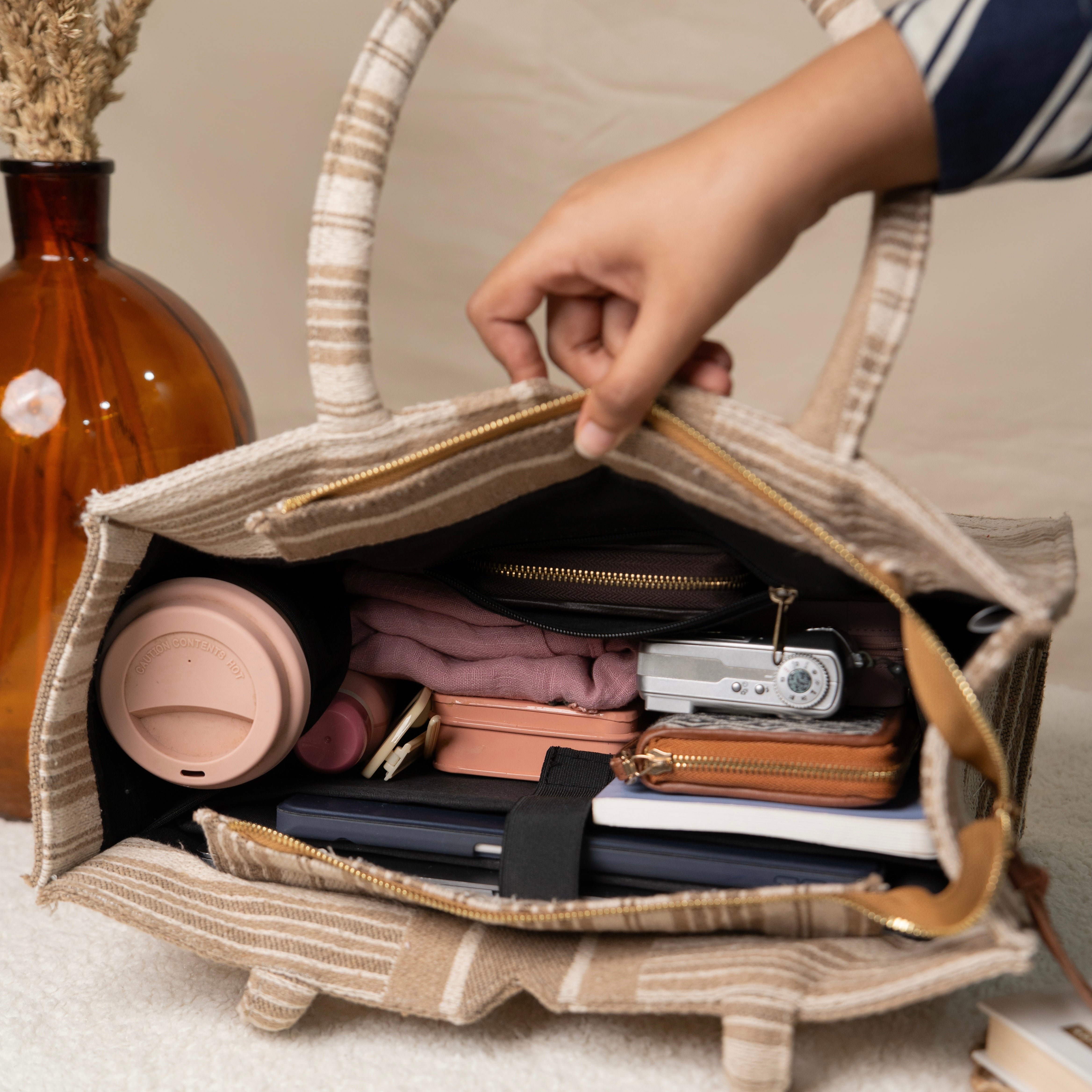 Mocha Muse Box Bag (LARGE)