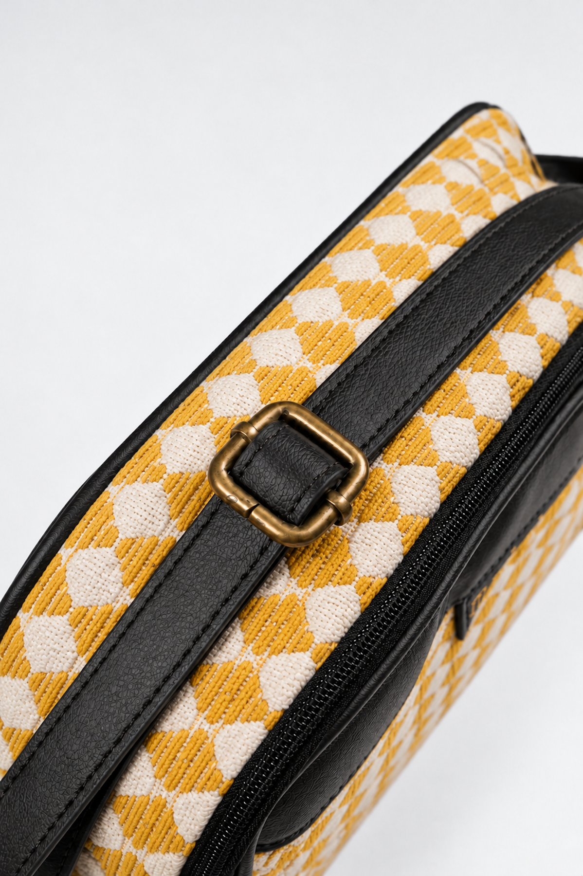 The Mellow Crossbody Bag