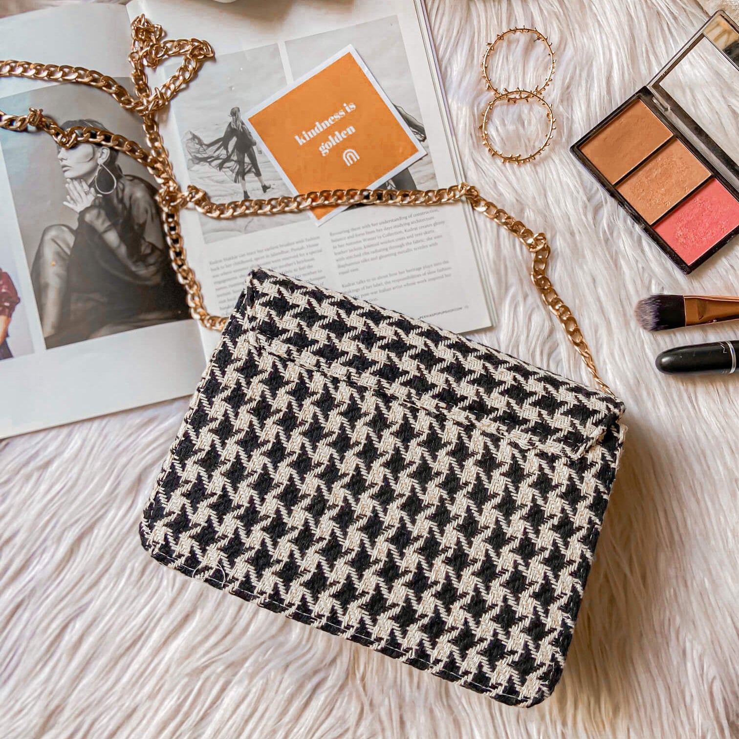 90's glitch Sling bag