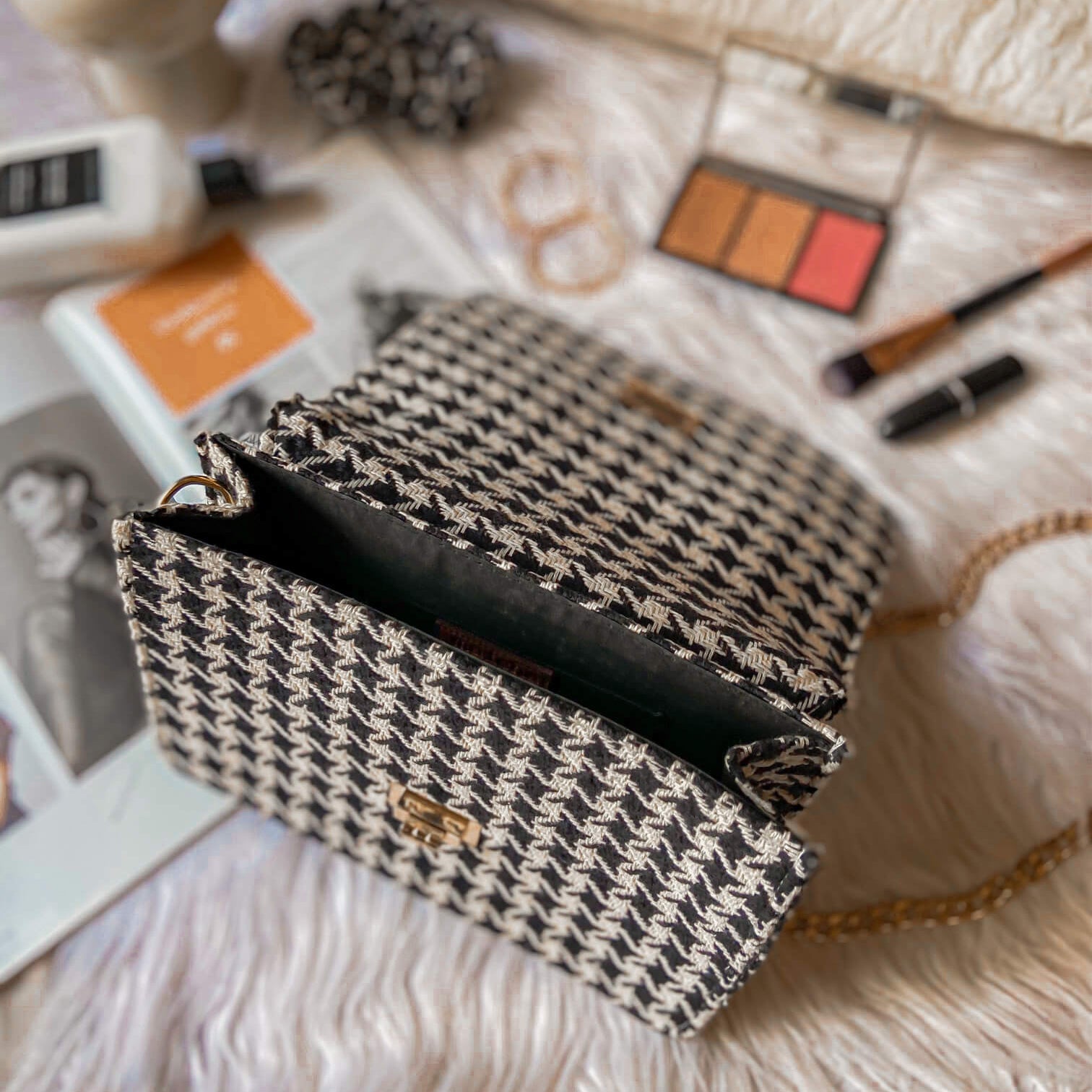 90's glitch Sling bag