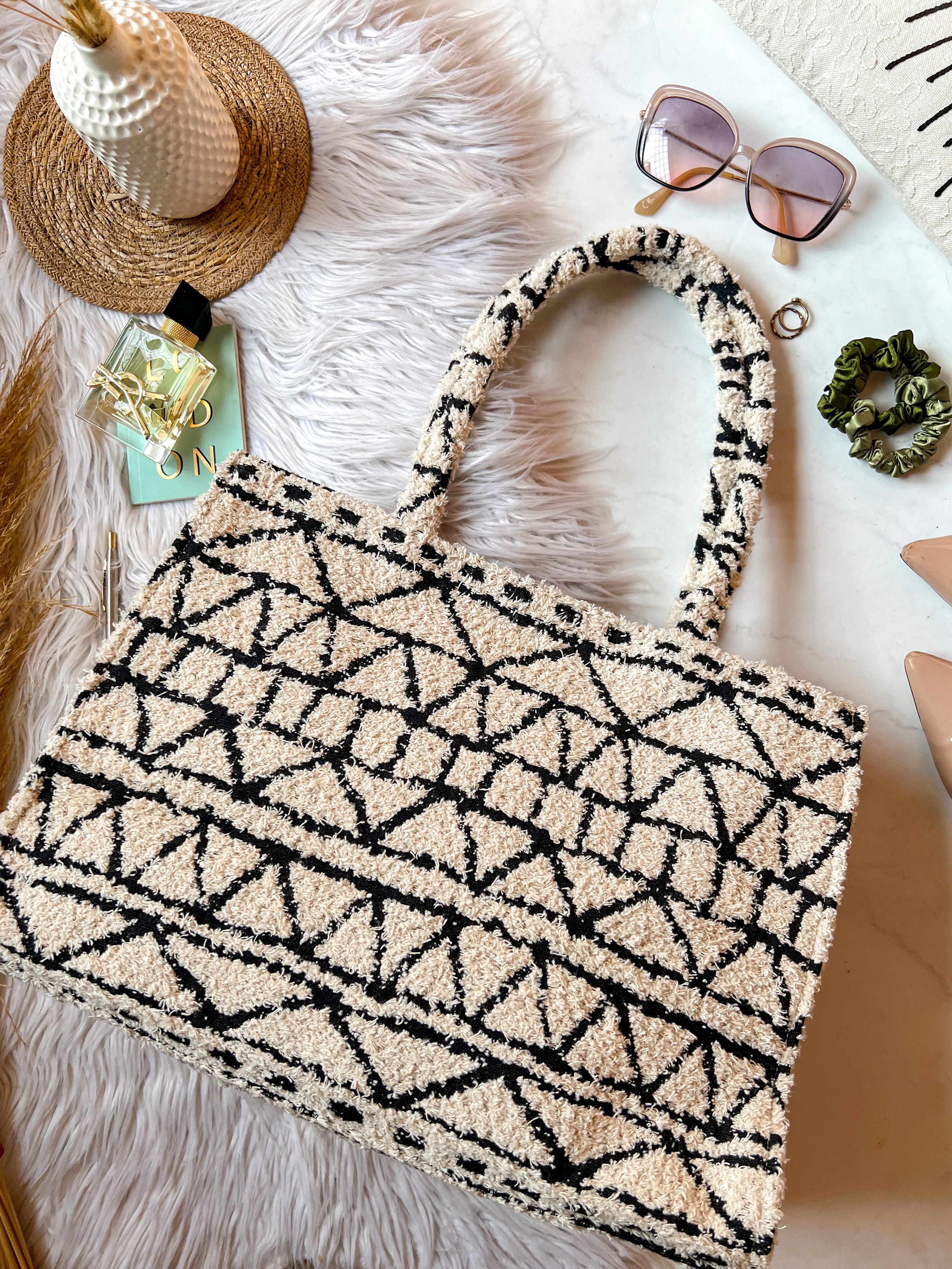 Monochrome Fuzz Box Bag Large