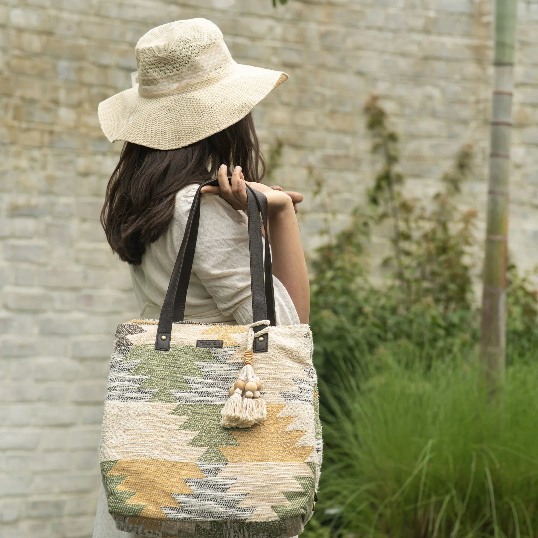 The All-Day Companion: From 9 to 9 with Maisha’s Three-Pocket Bags