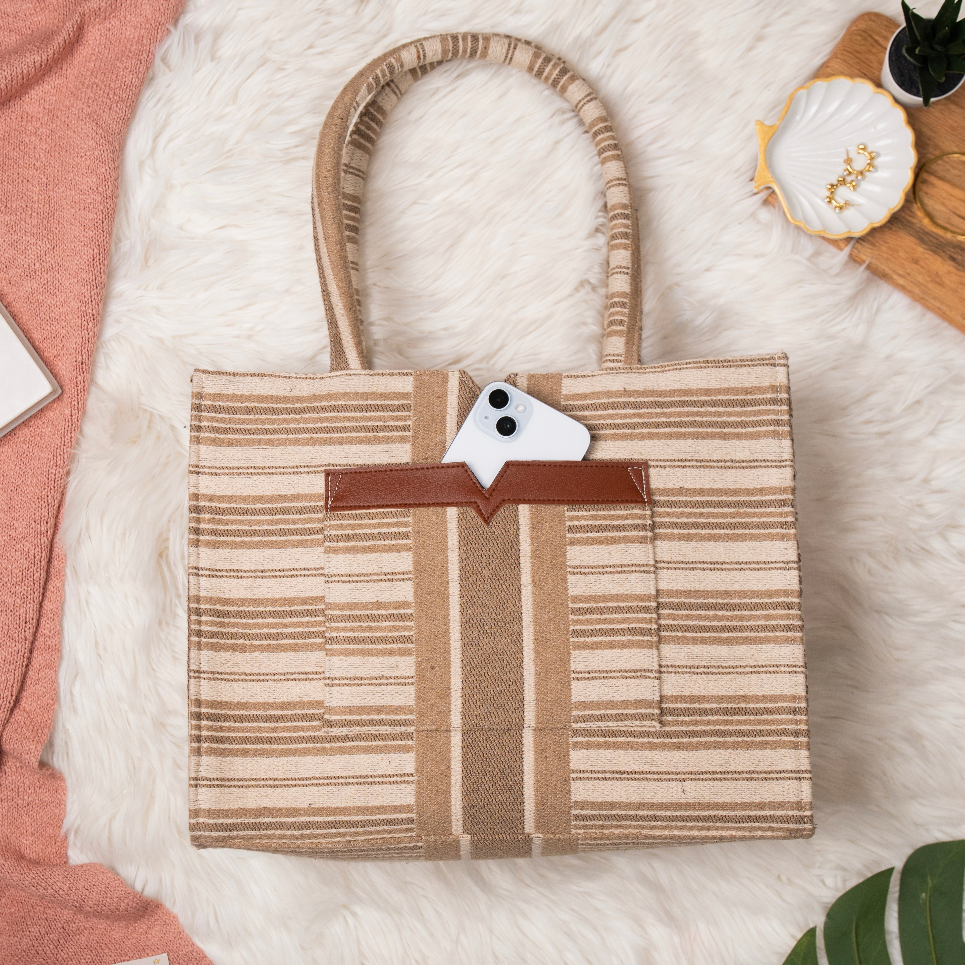 Mocha Muse box bag (MEDIUM)