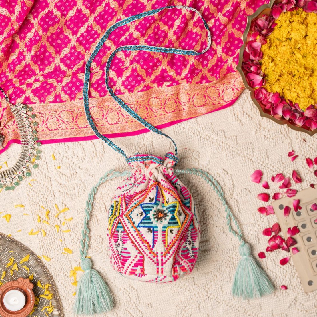 Hand Embroider Wayuu Bag cheapest in Pink Medium