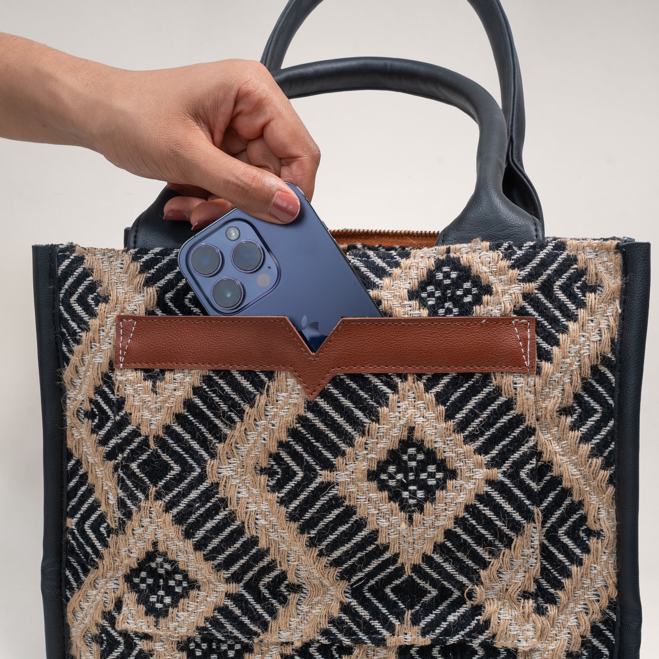 Sahara Grid Box Bag (Medium)