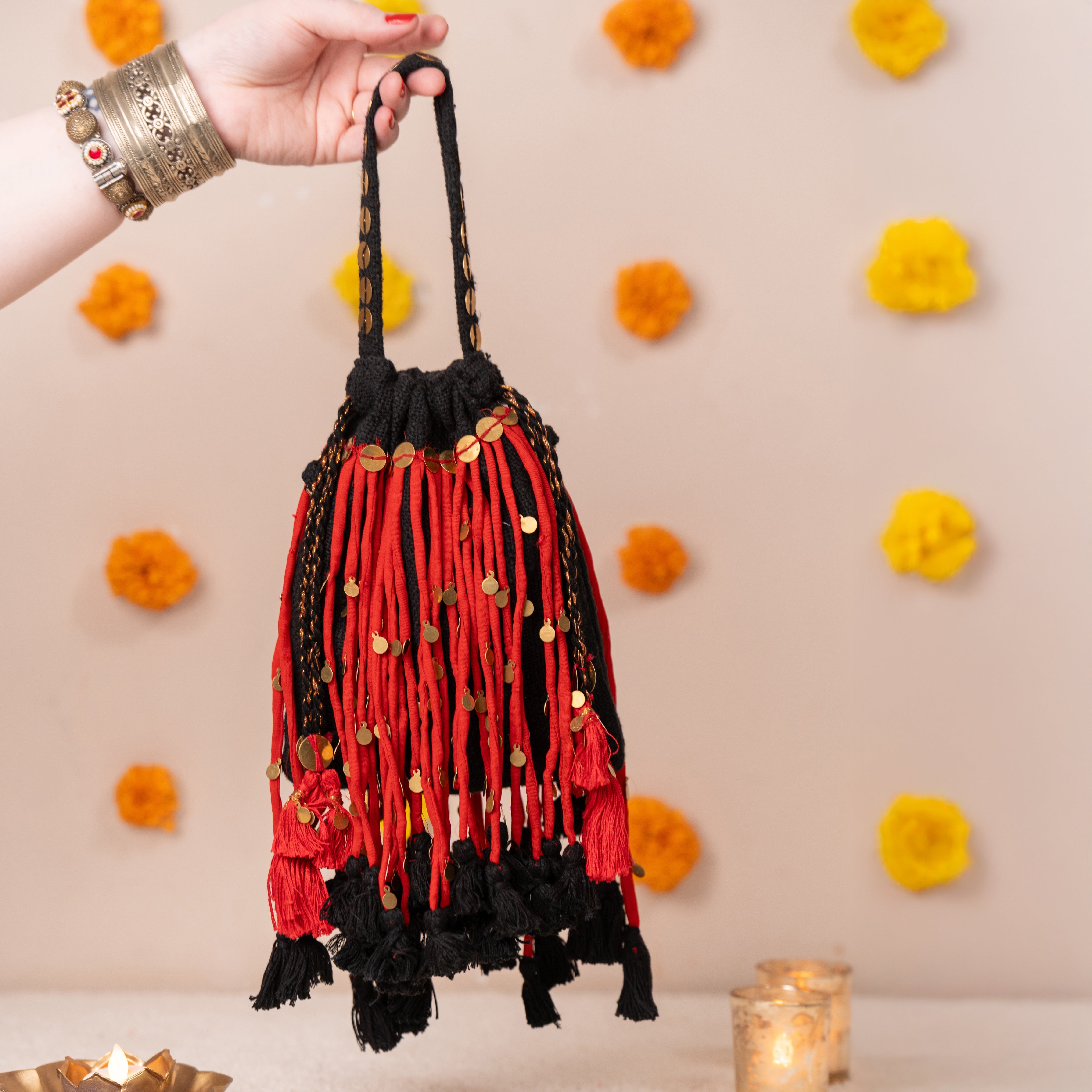 Fer Fudardi Festive Potli - Black