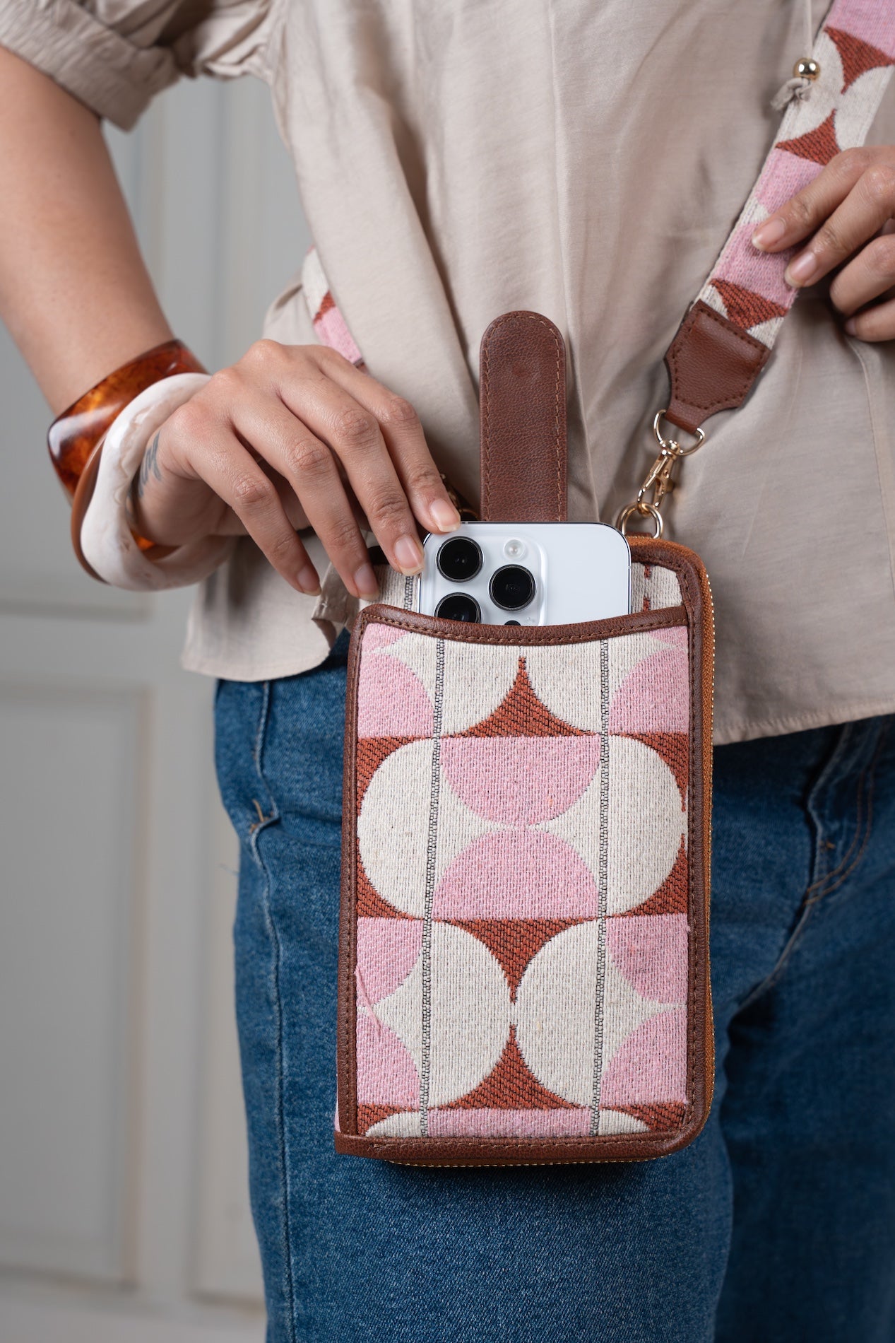 Clay Circle Mobile Belt & Coin Purse