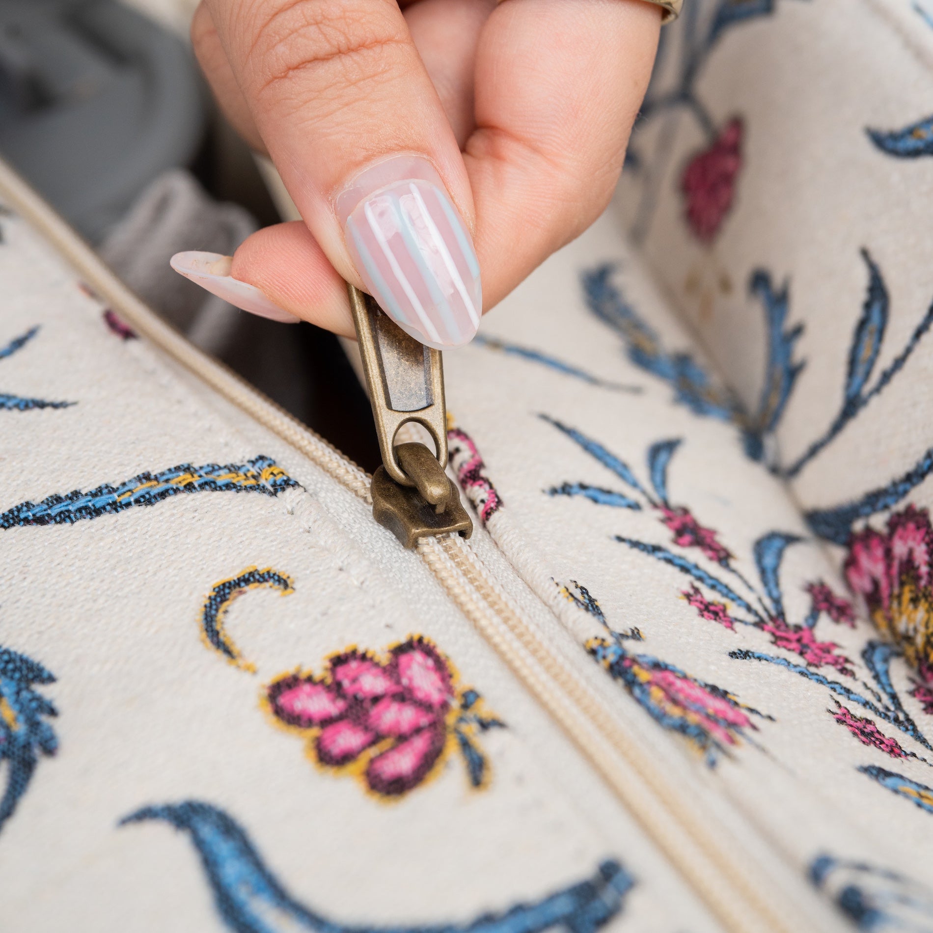 Floral Fizz Tote