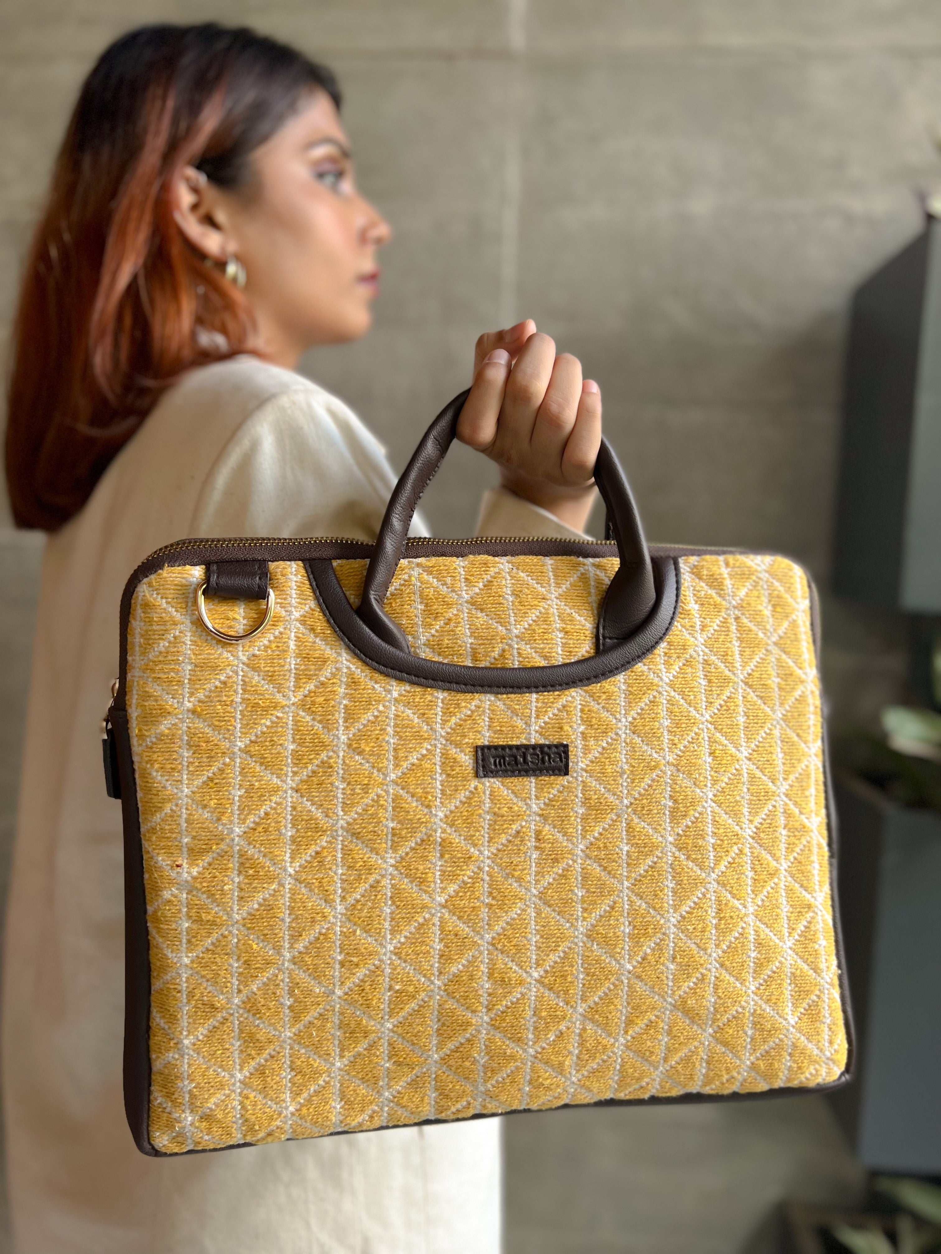 16" Honey Drizzle Laptop Sleeve / Bag