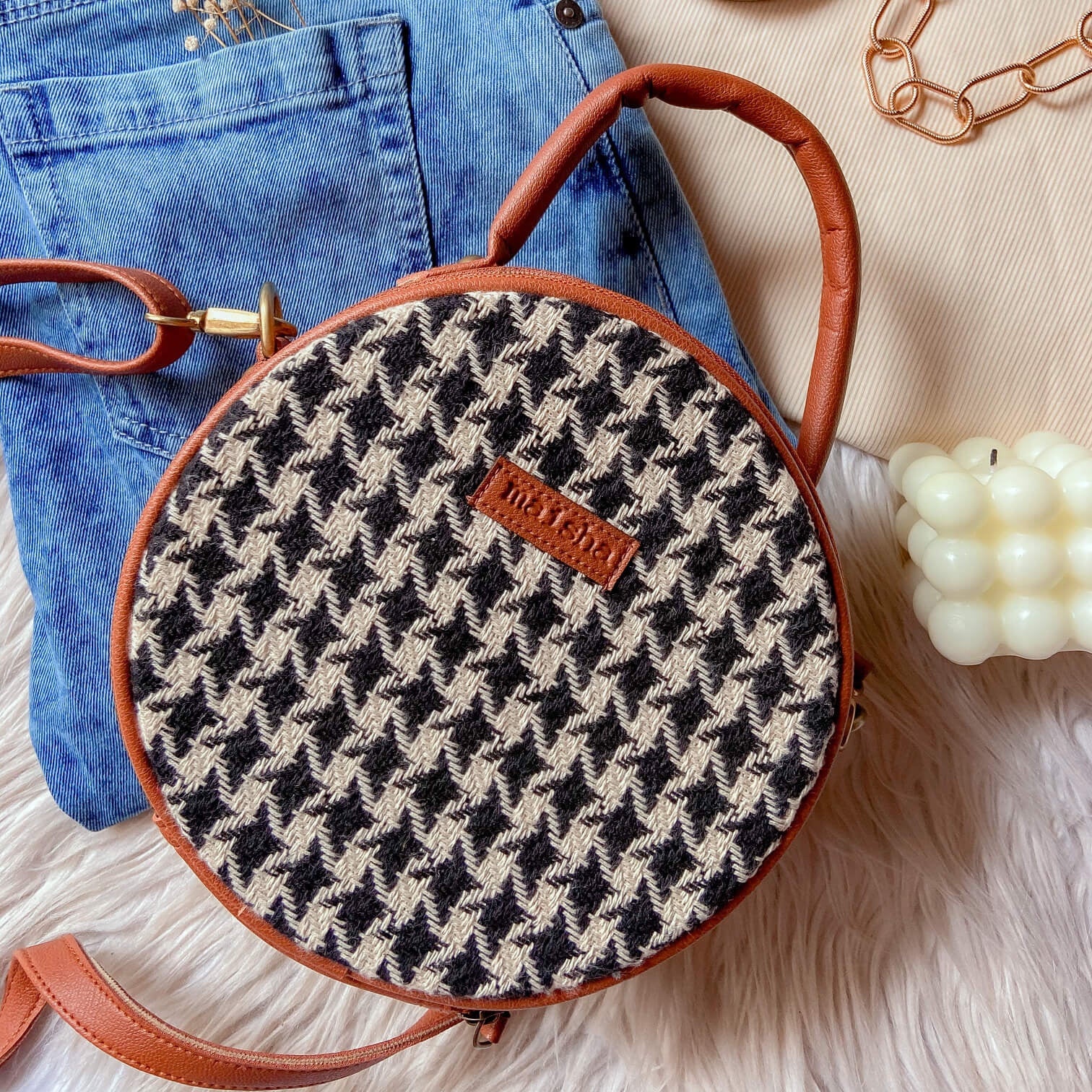 Monochrome checks classic round bag
