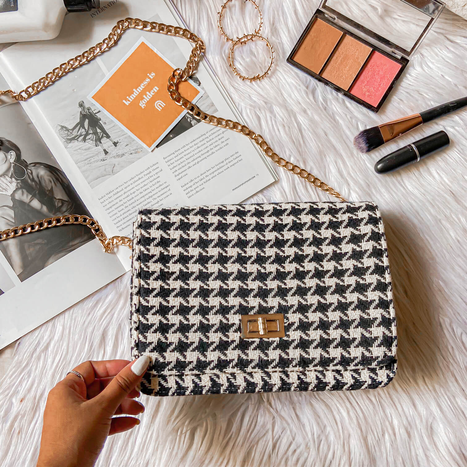 90's glitch Sling bag